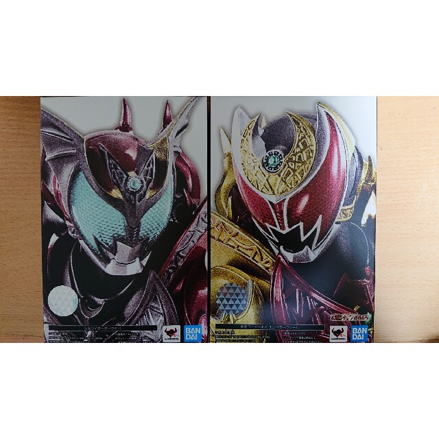 真骨彫仮面ライダーキバエンペラーフォーム&ダークキバ