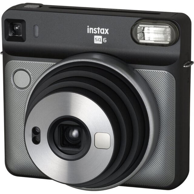 富士フイルム(フジフイルム)の富士フィルム チェキ instax SQUARE SQ6 グラファイトグレー スマホ/家電/カメラのカメラ(フィルムカメラ)の商品写真