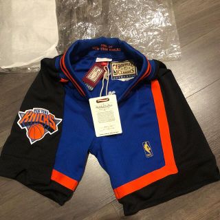 ミッチェルアンドネス(MITCHELL & NESS)のMitchell&ness knicks S ミッチェル ニックス ショーツ(ショートパンツ)