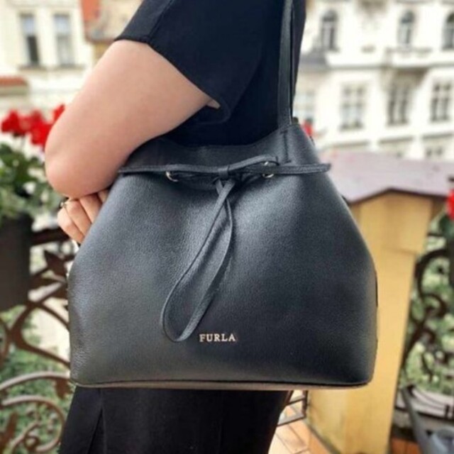 FURLA 巾着型 バッグ 定価48000円