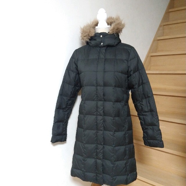 NIKE(ナイキ)の美品　NIKE　ダウンコート　ベンチコート　着脱可能フード　ファー　ブラック　L レディースのジャケット/アウター(ダウンコート)の商品写真