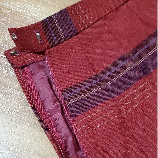 チェック　チェック柄　プリーツ　スカート　ロングスカート　ブラウン　レッド　赤 レディースのスカート(ロングスカート)の商品写真