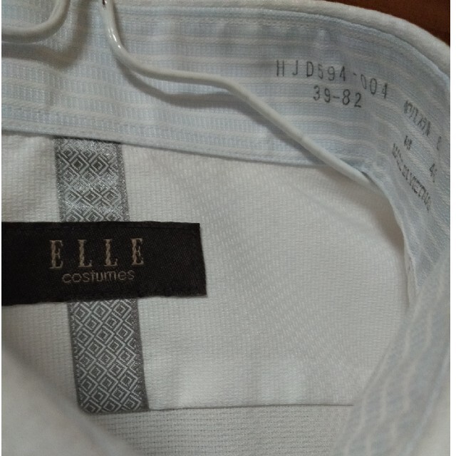 ELLE(エル)のワイシャツ　白（ボタン青）　サイズM（39-82）　ELLE メンズのトップス(シャツ)の商品写真