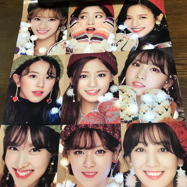 TWICE ポスター エンタメ/ホビーのタレントグッズ(アイドルグッズ)の商品写真