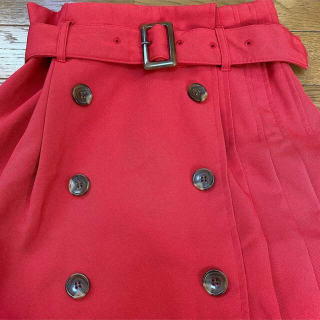 INGNI(イング)のINGNI プリーツ切替トレンチミディスカート 赤 レッド レディースのスカート(ひざ丈スカート)の商品写真