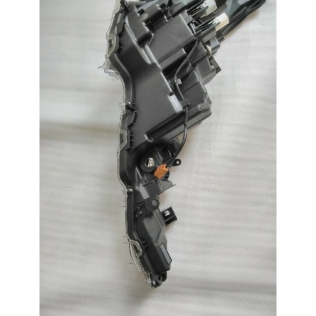 カローラツーリングヘッドライト左 2