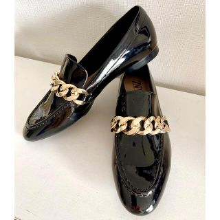ZARA - ZARA エナメル チェーン ローファー 38の通販 by c.com☺︎'s
