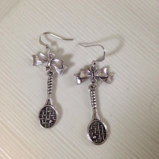 テニスラケットシルバーピアス(ラケット)