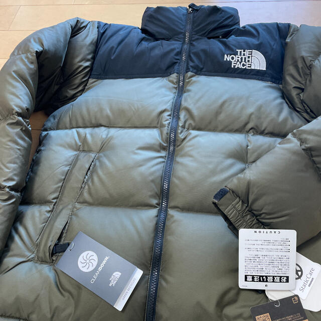 THE NORTH FACE(ザノースフェイス)の【新品未使用】ヌプシジャケット Sサイズ ノースフェイス メンズのジャケット/アウター(ダウンジャケット)の商品写真