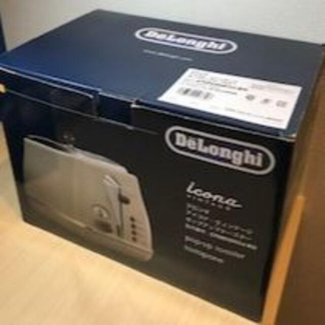 DeLonghi(デロンギ)の値下げ！DeLonghi 　ポップアップトースター　新品未使用　 スマホ/家電/カメラの調理家電(その他)の商品写真