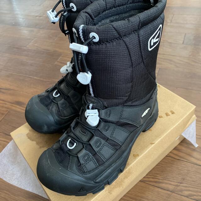 KEEN(キーン)のあんまん様　専用　　　keen  WINTERPORT ブラック 完全防水　美品 レディースの靴/シューズ(ブーツ)の商品写真