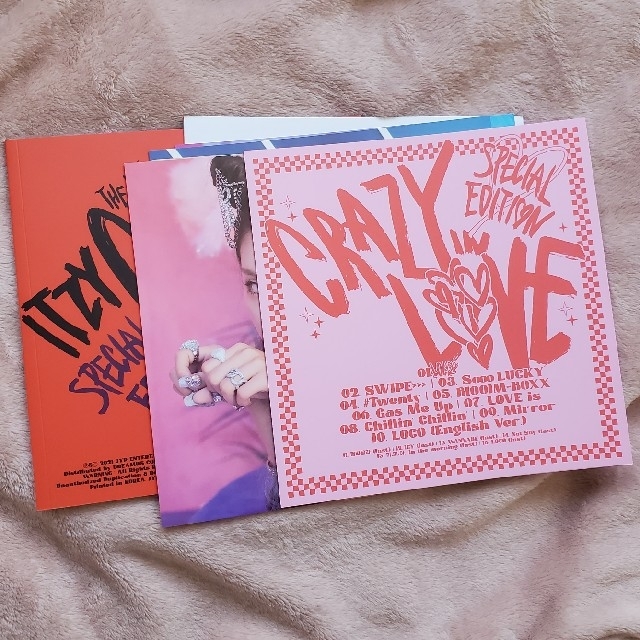ITZY  CRAZY IN LOVESPECIAL EDITION エンタメ/ホビーのCD(K-POP/アジア)の商品写真