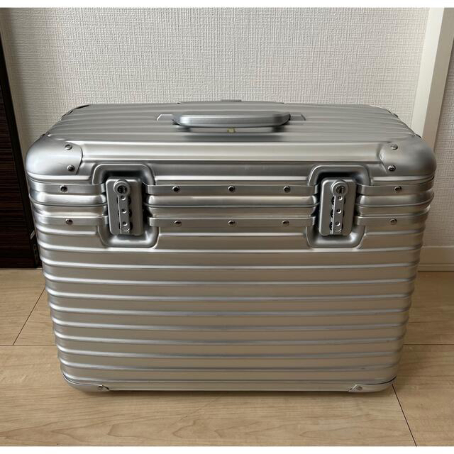 RIMOWA(リモワ)のリモワ『トパーズ パイロット トローリー 29L』920.50.00.2 メンズのバッグ(トラベルバッグ/スーツケース)の商品写真