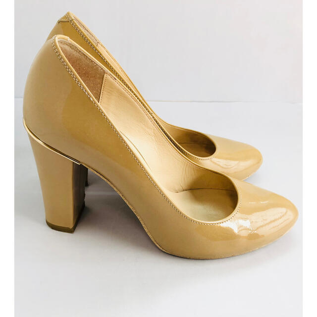 DIANA(ダイアナ)のDIANA ダイアナ エナメル パンプス ロマーシュ ベージュ 22.5cm レディースの靴/シューズ(ハイヒール/パンプス)の商品写真