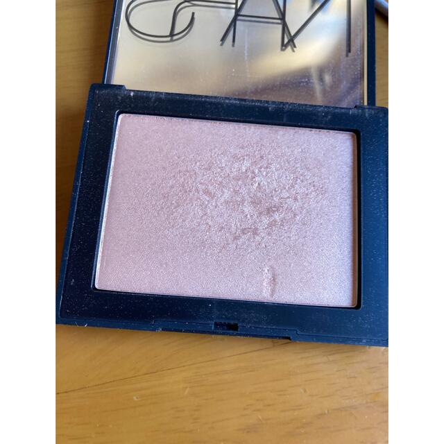 NARS(ナーズ)のNARS ハイライティングパウダー　5222 中古品 コスメ/美容のベースメイク/化粧品(フェイスカラー)の商品写真