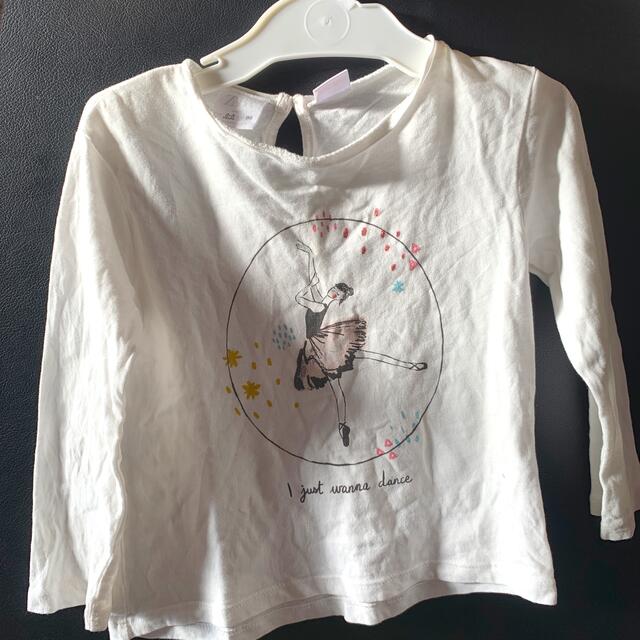 Tシャツ　95〜100㎝　ZARA キッズ/ベビー/マタニティのキッズ服女の子用(90cm~)(Tシャツ/カットソー)の商品写真