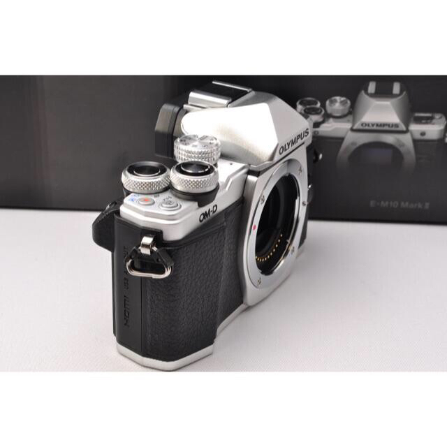 ❤️コストパフォーマンス最高♪❤️オリンパス OM-D EM-10 markⅡ