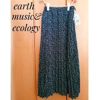 アースミュージックアンドエコロジー(earth music & ecology)の花柄プリーツスカート(ロングスカート)