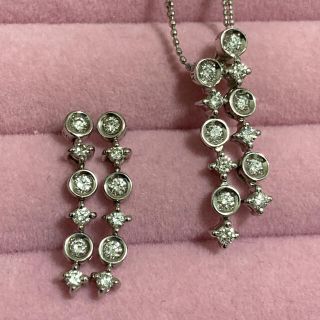 デビアス(DE BEERS)のOhinasama専用　LINE シリーズ　ピアス、ネックレス　セット(ネックレス)