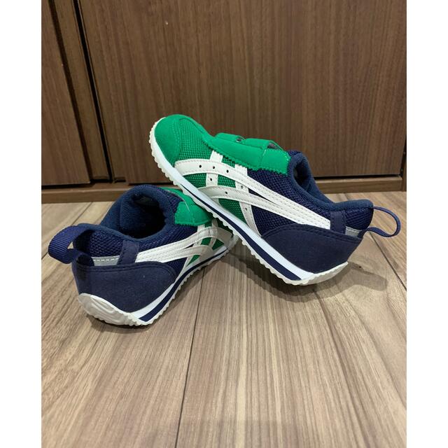 asics(アシックス)のasicsアイダホ17センチ キッズ/ベビー/マタニティのキッズ靴/シューズ(15cm~)(スニーカー)の商品写真