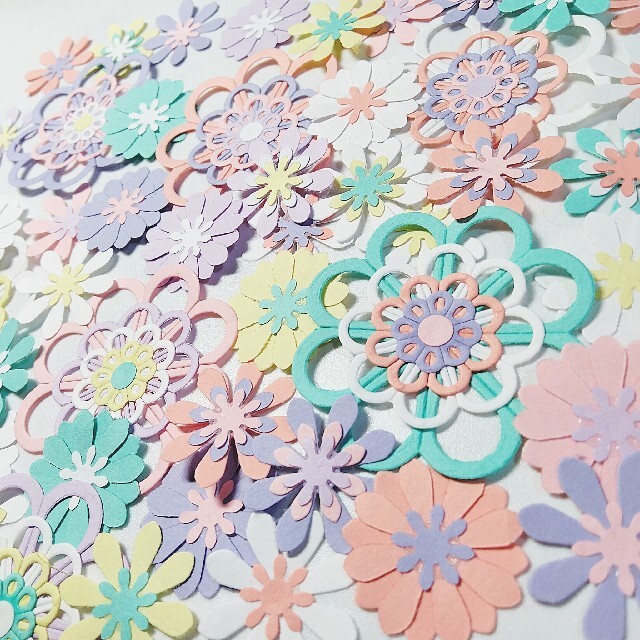 1015 花 クラフトパンチ アルバム 壁面 スクラップブッキング 装飾 寄書の通販 by Lilac craft|ラクマ 1015 花 クラフトパンチ アルバム 壁面 スクラップブッキング 装飾 寄書の通販 by Lilac craft|ラクマ