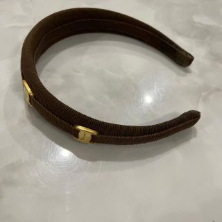 サルヴァトーレフェラガモ(Salvatore Ferragamo)のフェラガモ  カチューシャ ベージュ(カチューシャ)