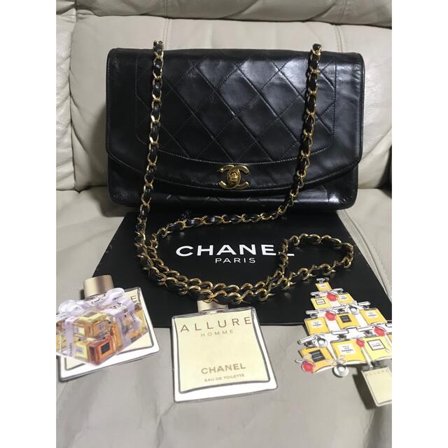 CHANEL シャネル ショルダーバッグ　CHANEL ダイアナショルダーバッグ