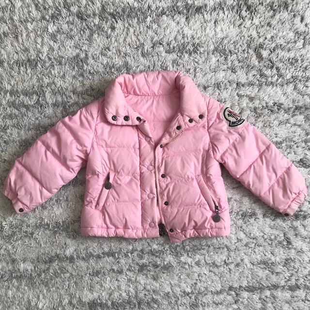 MONCLER(モンクレール)のモンクレール  86cm キッズ　ピンク　ダウンジャケット キッズ/ベビー/マタニティのキッズ服女の子用(90cm~)(ジャケット/上着)の商品写真