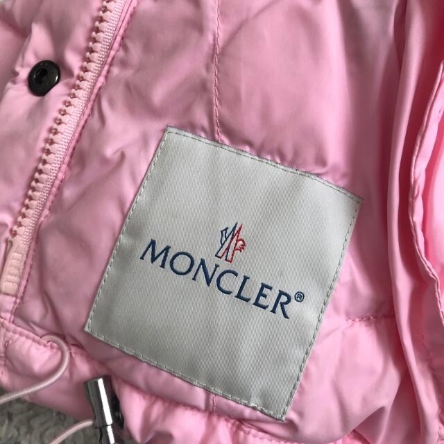 MONCLER(モンクレール)のモンクレール  86cm キッズ　ピンク　ダウンジャケット キッズ/ベビー/マタニティのキッズ服女の子用(90cm~)(ジャケット/上着)の商品写真