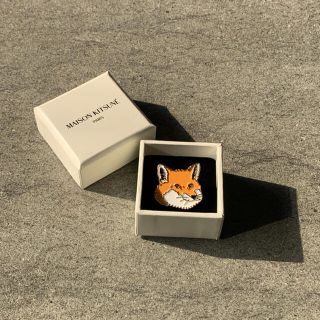 メゾンキツネ(MAISON KITSUNE')のMAISON KITSUNE ピンバッチ(ブローチ/コサージュ)