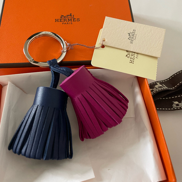 大特価在庫】Hermes - 入手困難！HERMES新品 カルメンウノドスの通販 ...