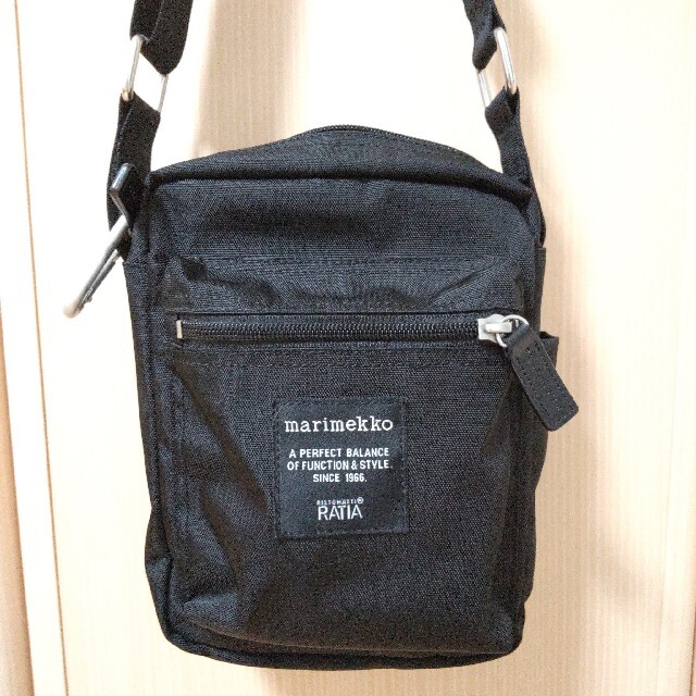 marimekko(マリメッコ)のマリメッコ　ショルダーバッグ　キャッシュアンドキャリー レディースのバッグ(ショルダーバッグ)の商品写真