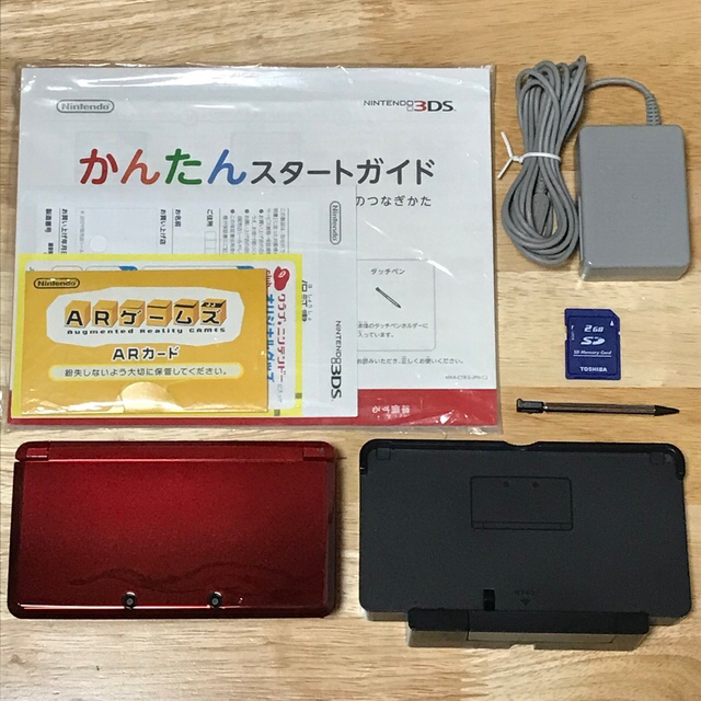 任天堂(ニンテンドウ)のニンテンドー  3DS本体　レッド エンタメ/ホビーのゲームソフト/ゲーム機本体(携帯用ゲーム機本体)の商品写真