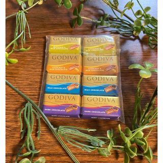 GODIVA ナポリタン　四種類8個　コストコ(菓子/デザート)