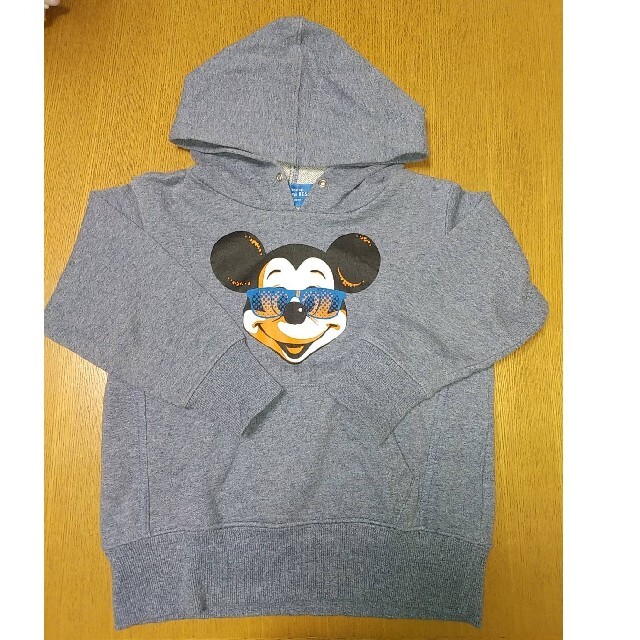 Disney(ディズニー)のキッズ　ミッキーマウスパーカー110cm キッズ/ベビー/マタニティのキッズ服男の子用(90cm~)(Tシャツ/カットソー)の商品写真