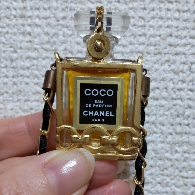 CHANEL　ココ　ミニボトル　香水　ネックレス