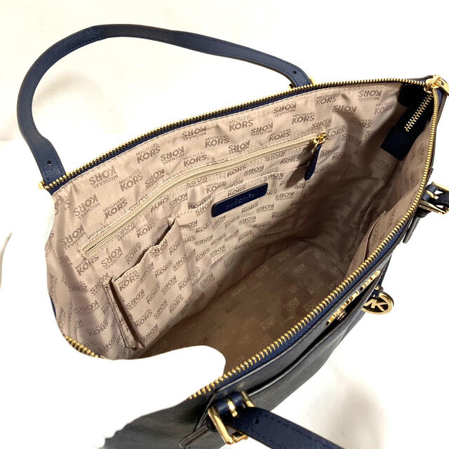 Michael Kors(マイケルコース)の【正規品】超美品✨マイケルコース　トートバッグ レディースのバッグ(トートバッグ)の商品写真