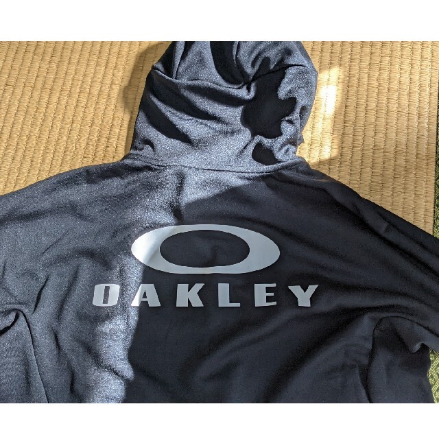 Oakley(オークリー)のオークリー　パーカーとTシャツのセット メンズのトップス(パーカー)の商品写真