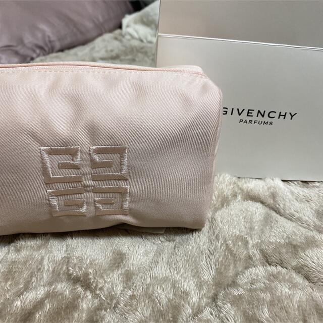 GIVENCHY(ジバンシィ)のGIVENCHY ノベルティポーチ レディースのファッション小物(ポーチ)の商品写真