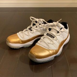 ナイキ(NIKE)のAIR JORDAN 11 LOW 白×金　28cm(スニーカー)