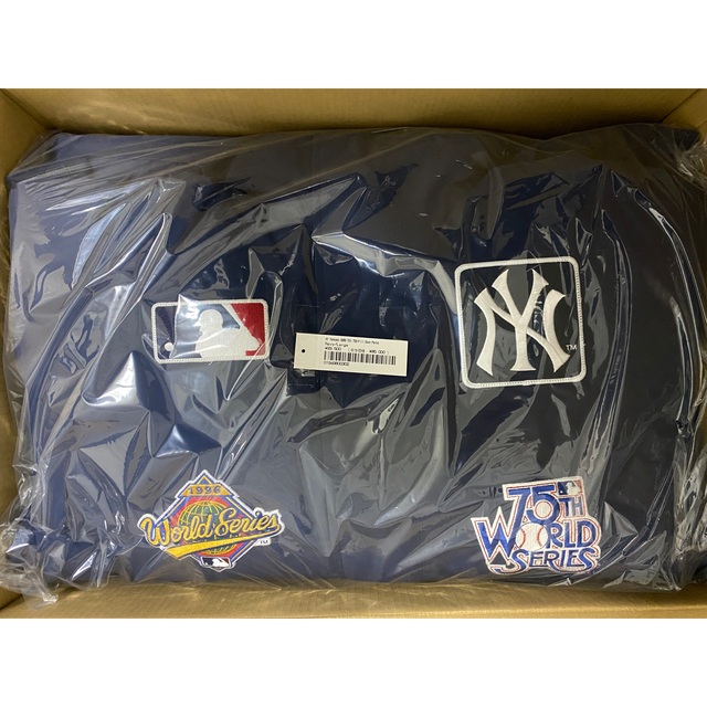 Supreme(シュプリーム)のSupreme New York Yankees 700-Fill Down L メンズのジャケット/アウター(ダウンジャケット)の商品写真