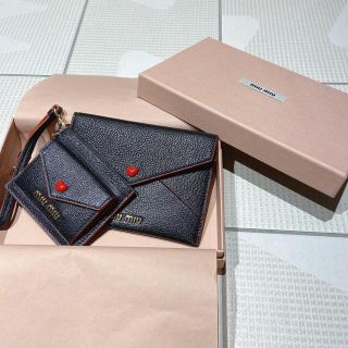 定価の3割引♡マドラス ラブ エンベロープ財布