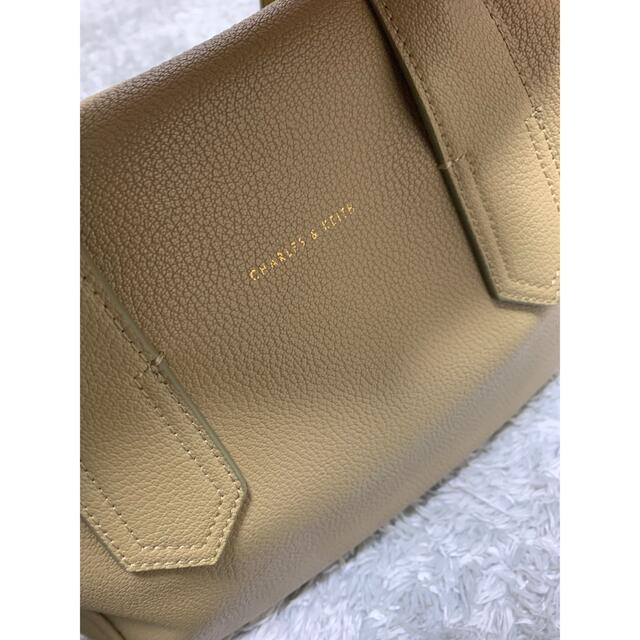 Charles and Keith(チャールズアンドキース)のCHARLES＆KEITH ダブルハンドルミニダッフルバッグ  レディースのバッグ(ショルダーバッグ)の商品写真