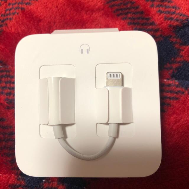 Apple(アップル)のiPhone☆純正イヤフォン&変換アダプター スマホ/家電/カメラのオーディオ機器(ヘッドフォン/イヤフォン)の商品写真