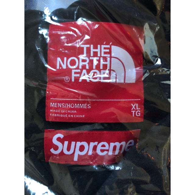 Supreme(シュプリーム)の【送料込み★】Supreme × The North Face コラボジャケット メンズのジャケット/アウター(マウンテンパーカー)の商品写真