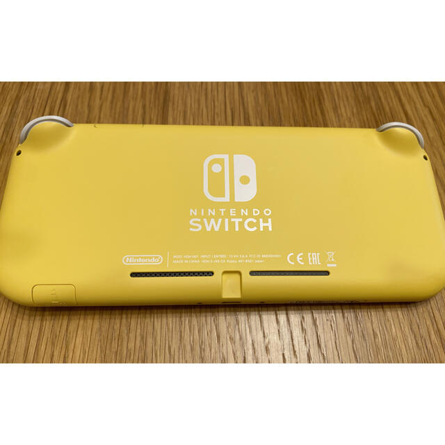 Nintendo Switch(ニンテンドースイッチ)のSwitch lite スイッチライト　イエロー エンタメ/ホビーのゲームソフト/ゲーム機本体(携帯用ゲーム機本体)の商品写真