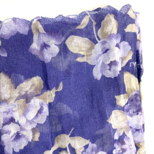 LAURA ASHLEY(ローラアシュレイ)のLAURA ASHLEY ストール　青紫 レディースのファッション小物(ストール/パシュミナ)の商品写真