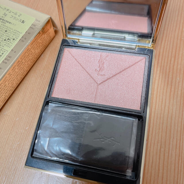 Yves Saint Laurent Beaute(イヴサンローランボーテ)の試し塗りのみ🌟チーク コスメ/美容のベースメイク/化粧品(チーク)の商品写真