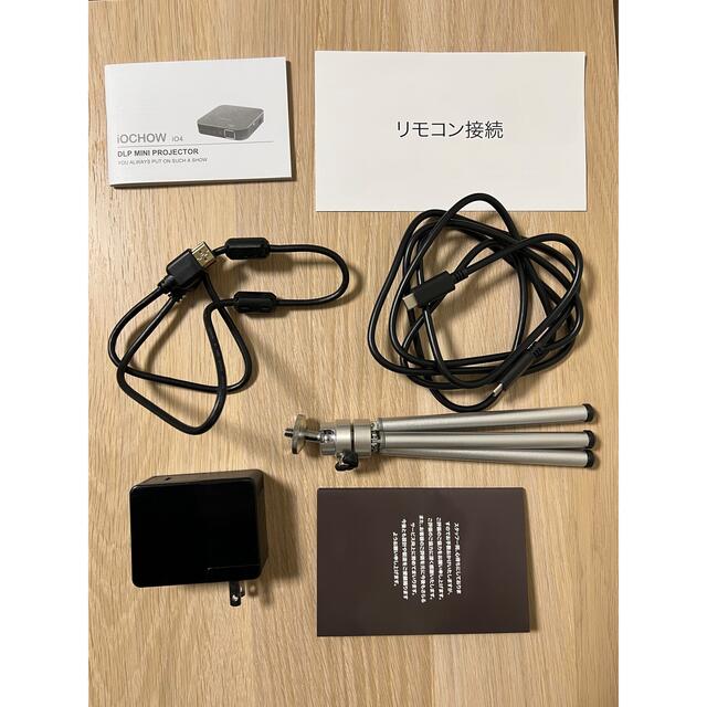 【中古美品】iOCHOW ミニ プロジェクター 3000 ルーメン フルHD対応 スマホ/家電/カメラのテレビ/映像機器(プロジェクター)の商品写真