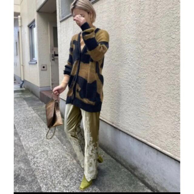 ameri UND FLOWER EMBROIDERY VELOUR PANTS
